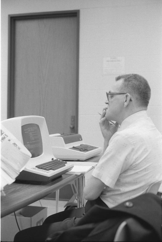 1982_001-030A-GCC computer room.jpg